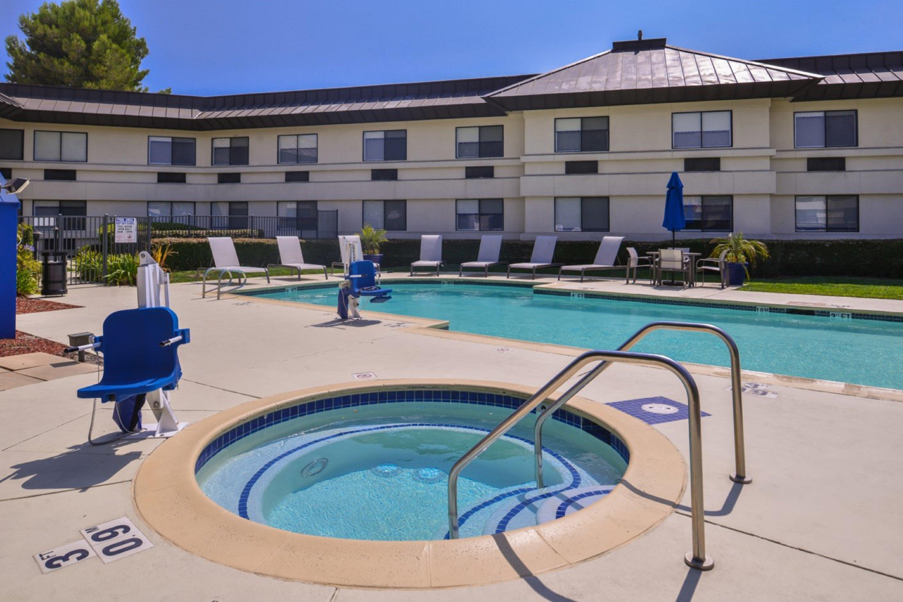 Holiday Inn Express Walnut Creek By Ihg Exterior foto